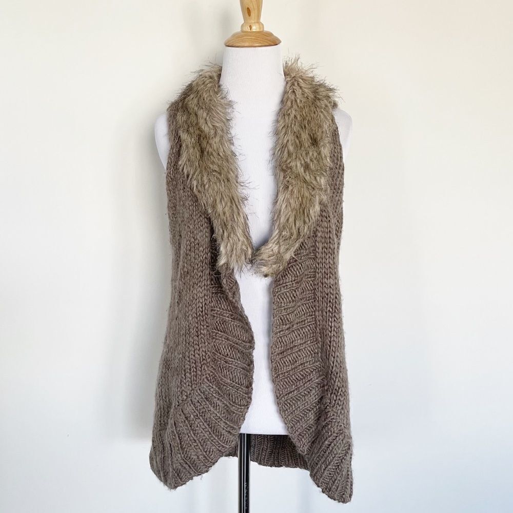 Fenn Wright Manson Sleeveless Knit Cardigan with faux fur collar